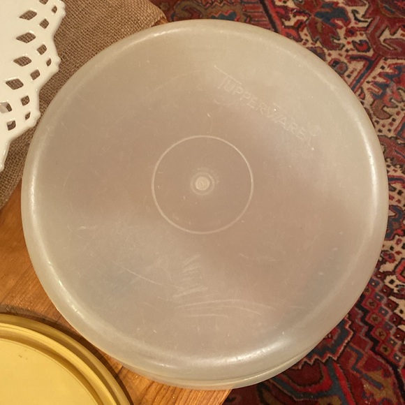 Vintage Tupperware Cake carrier Harvest Gold - be the toast of the bake sale! - Picture 10 of 10